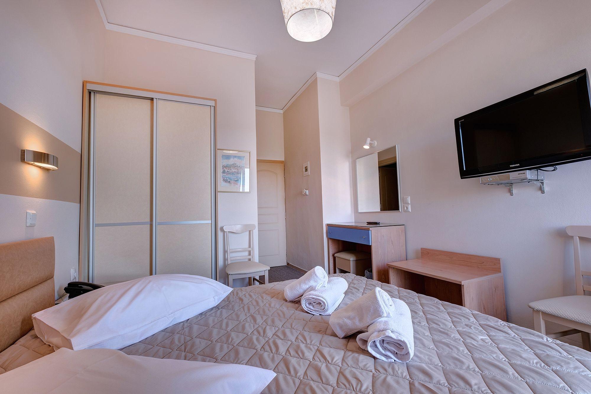 Hotel Taxiarhis Лутра-Кіллініс Екстер'єр фото