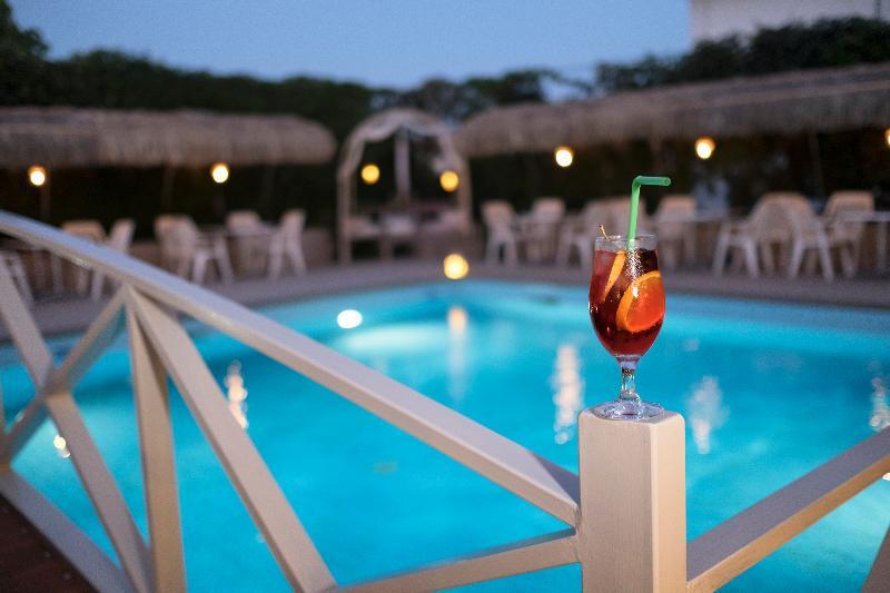 Hotel Taxiarhis Лутра-Кіллініс Екстер'єр фото